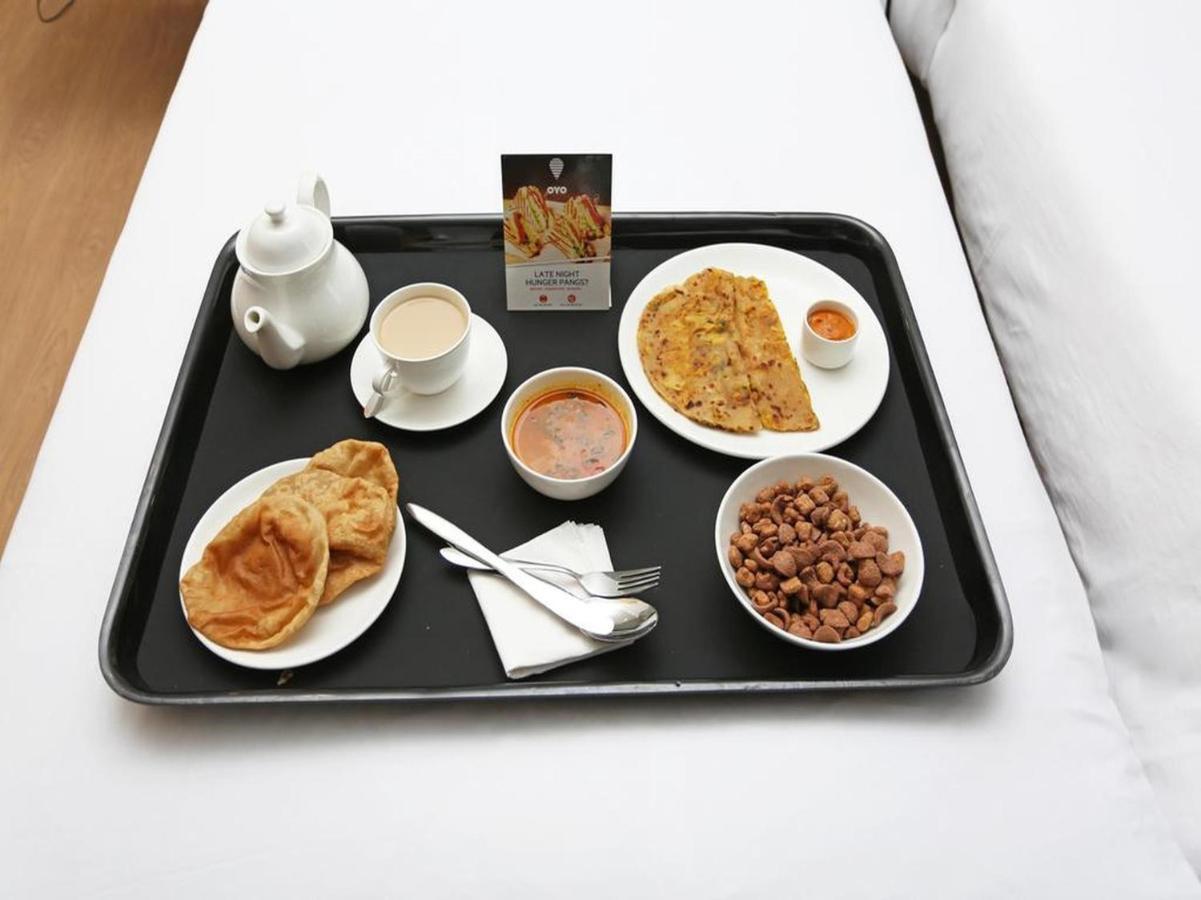 Hotel Silvera Grand Ahmedabad Esterno foto