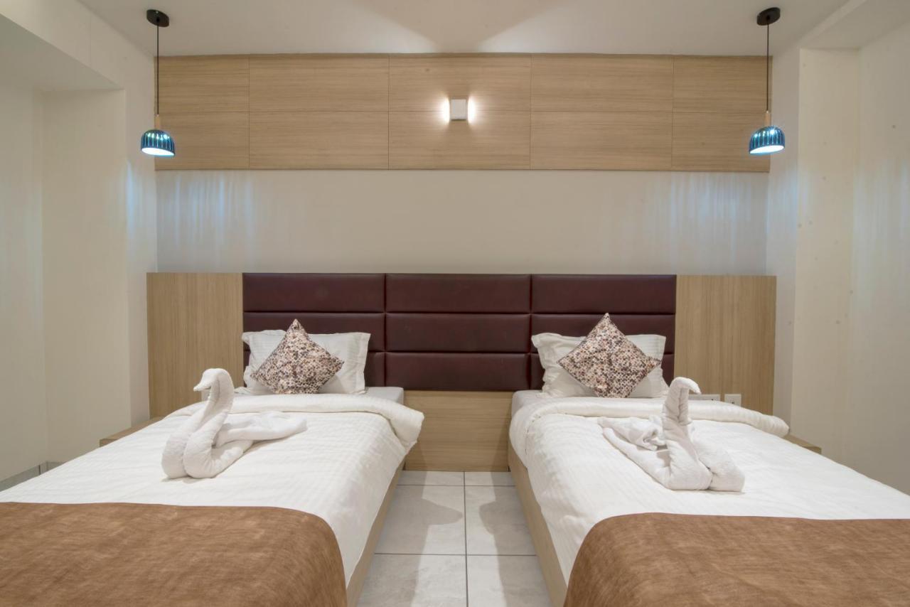Hotel Silvera Grand Ahmedabad Esterno foto